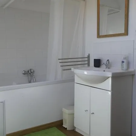 Bel F2 Gare Sur Place Daire *